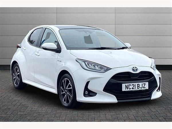 Used 2021 Toyota Yaris Design Hatchback | £15,391 (Fair price) - Image 1/3