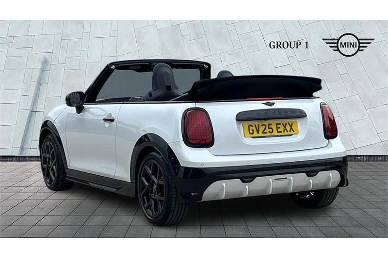 Usado Mini Cooper Cabriolet Sport 201 HP (147 kW) 2025 Branco Cabrios