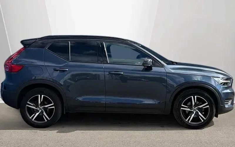 Used Volvo XC40 R-Design 163 HP (119 kW) 2021 SUV