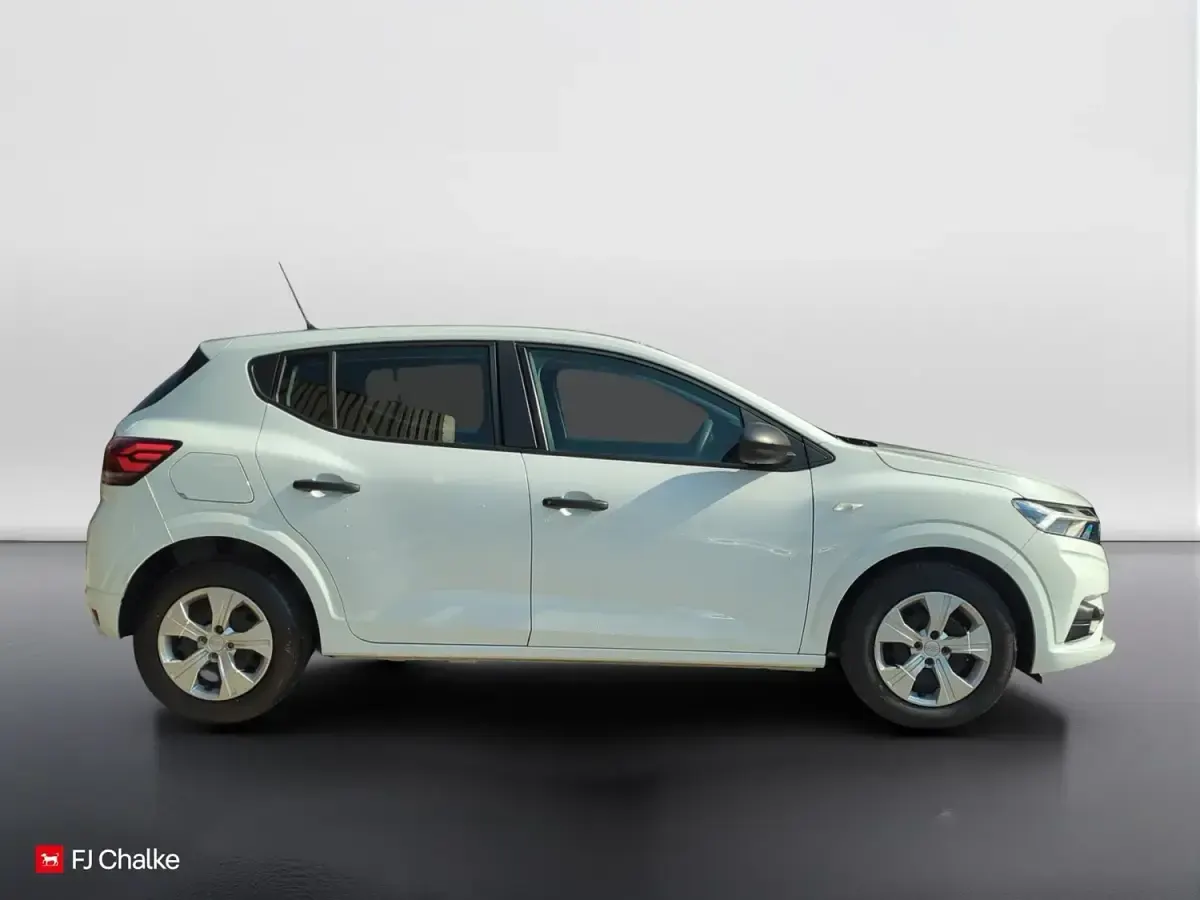 Used Dacia Sandero Essentiel 91 HP (66 kW) 2023 White Hatchback