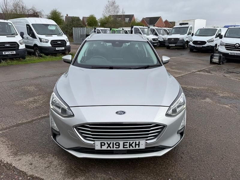 Used Ford Focus Zetec 120 HP (88 kW) 2019 Silver Estate