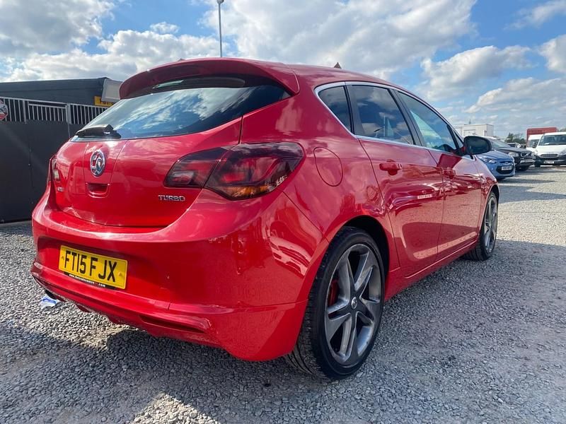Used Vauxhall Astra SRi 140 HP (102 kW) 2015 Red Hatchback