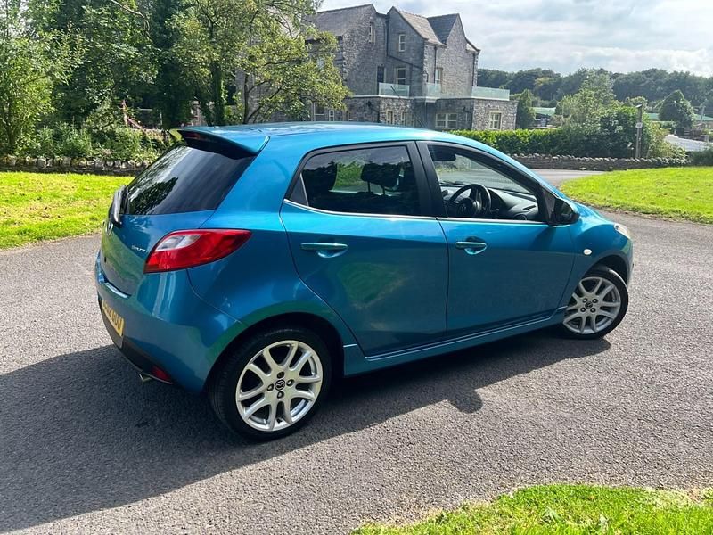 Usado Mazda 2 2013 Azul Citadino
