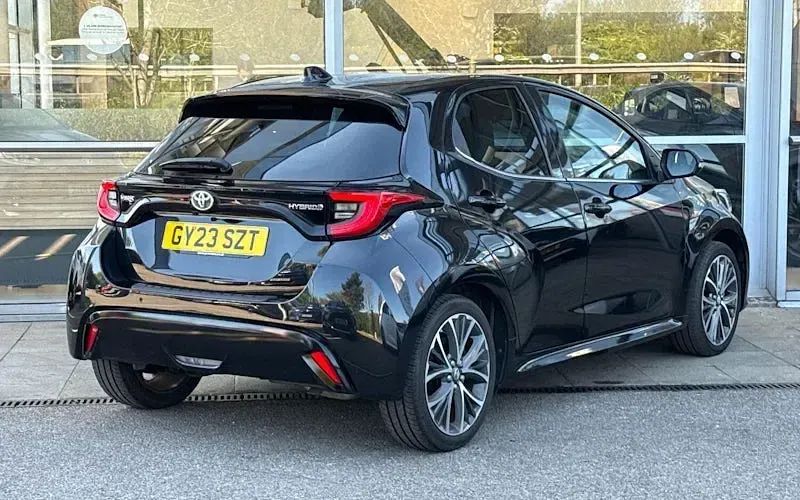 Used Toyota Yaris Hybrid 116 HP (85 kW) 2023 Black Hatchback