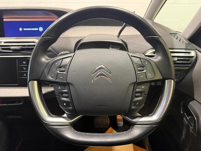 Usado Citroën C4 SpaceTourer Shine 127 HP (93 kW) 2022 Cinzento Monovolume