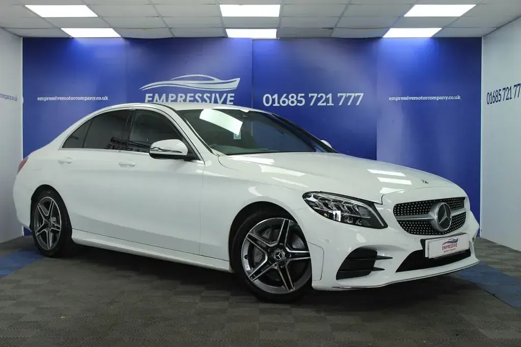Used Mercedes C300 AMG line 2019 White Sedan