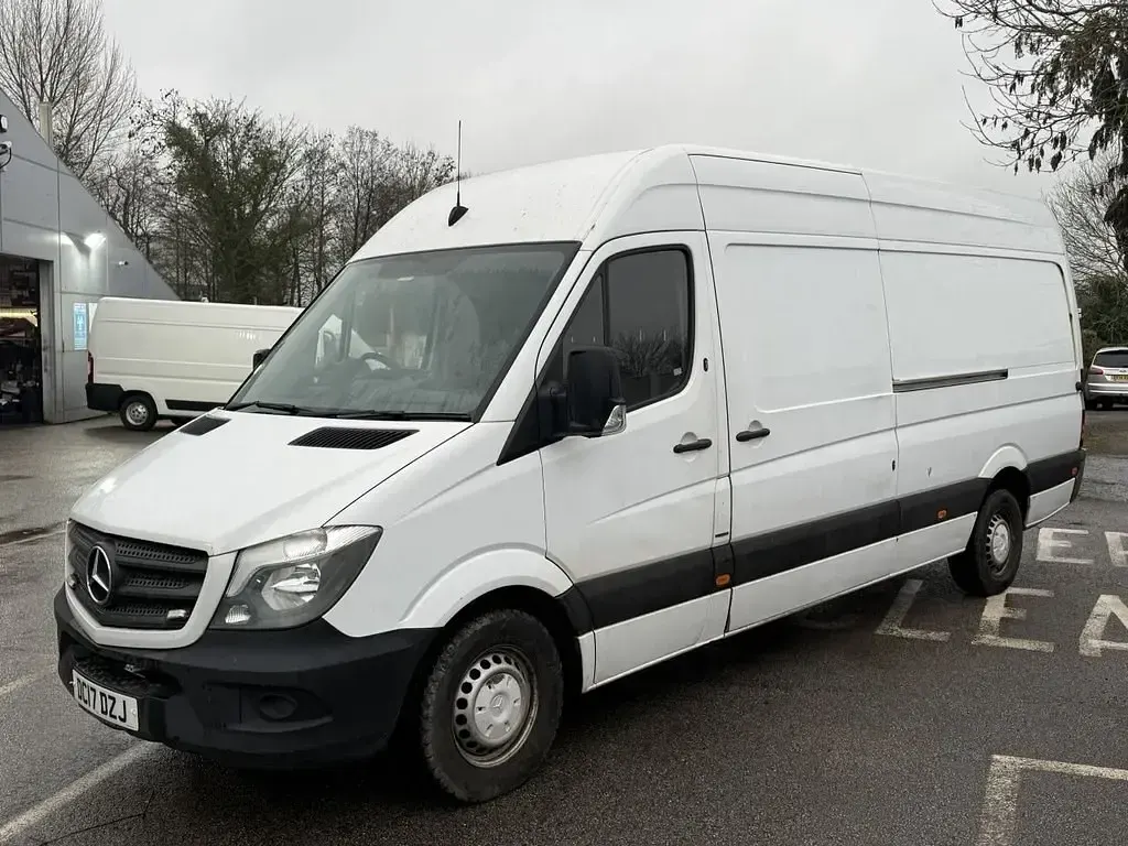 Używany Mercedes Sprinter 140 KM (102 kW) 2017 Biały Van