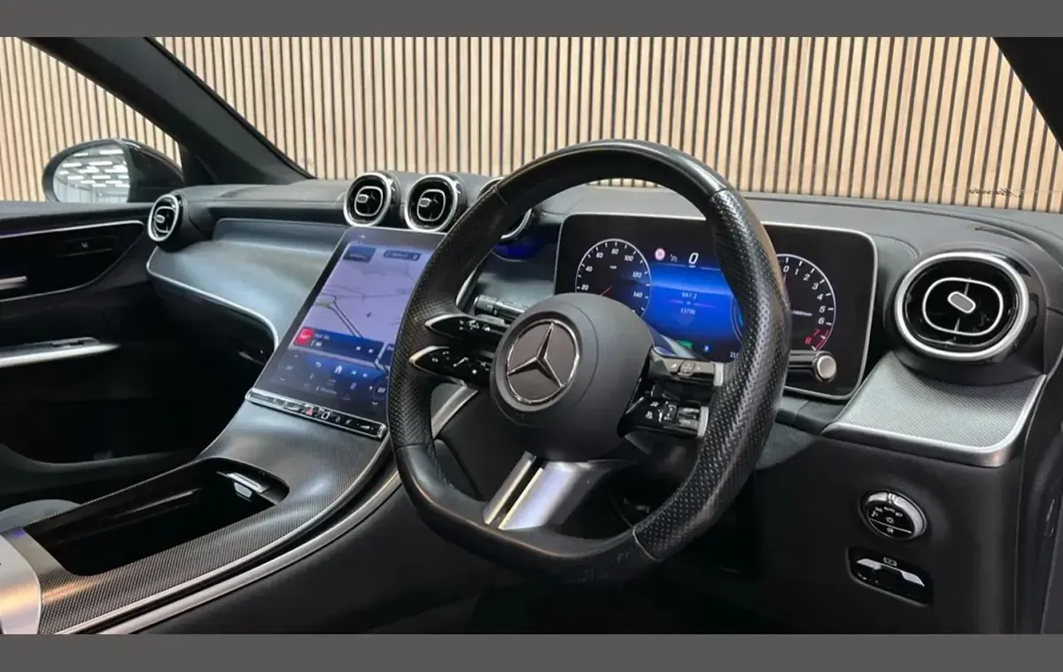 Used Mercedes GLC300 Urban 313 HP (230 kW) 2024 Blue SUV