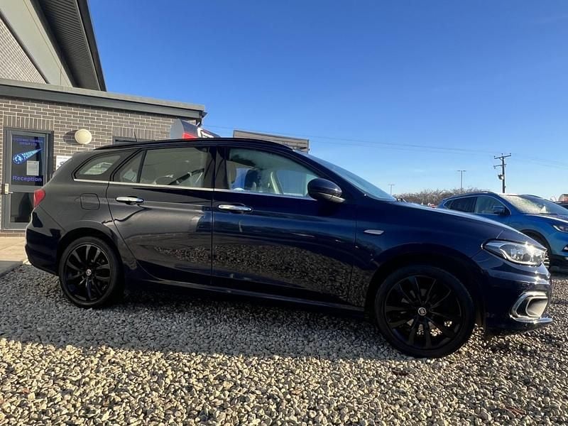 Used Fiat Tipo Lounge 120 HP (88 kW) 2016 Blue Estate