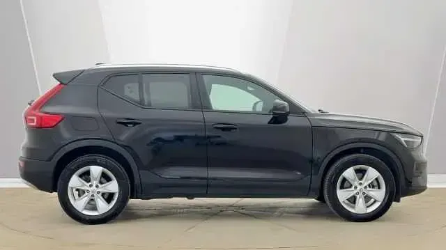 Used Volvo XC40 Core 161 HP (118 kW) 2026 SUV
