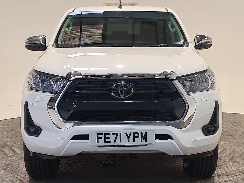 Used Toyota HiLux 130 HP (95 kW) 2021 White Pickup