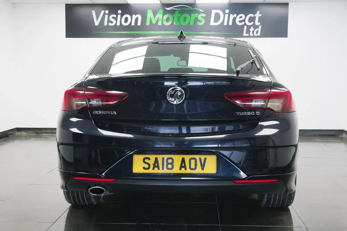 Used Vauxhall Insignia SRi 170 HP (125 kW) 2018 Blue Hatchback