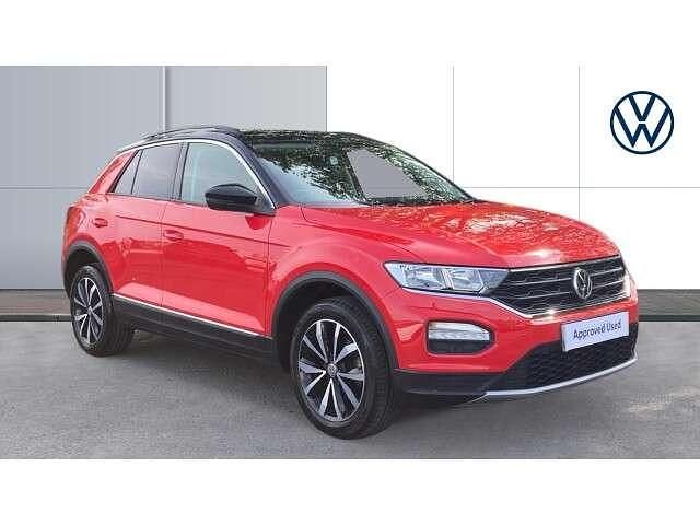 Red Used 2019 VW T-Roc Design SUV | £16,427 (Fair price) - Image 1/4