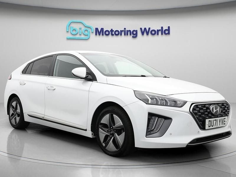 White Used 2021 Hyundai Ioniq Premium SE Sedan | £13,500 (Fair price) - Image 1/4