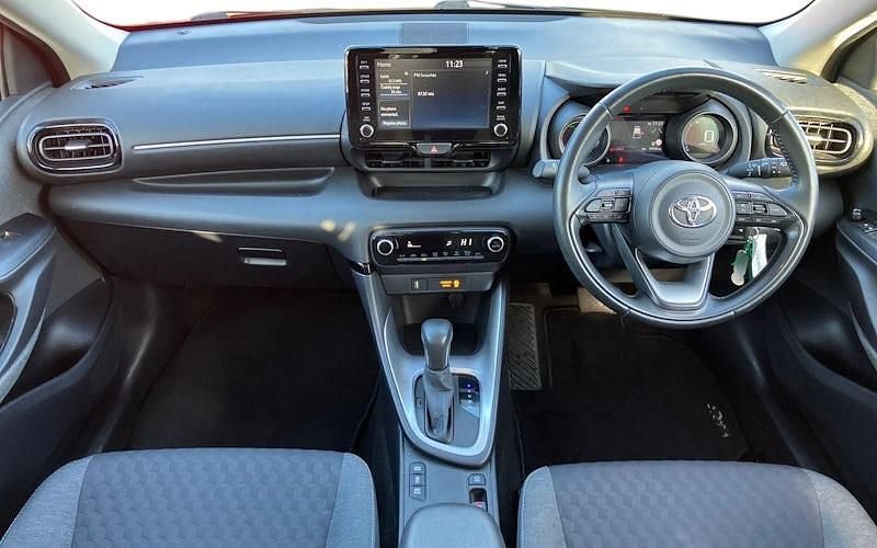 Used Toyota Yaris Hybrid Design 116 HP (85 kW) 2025 Hatchback