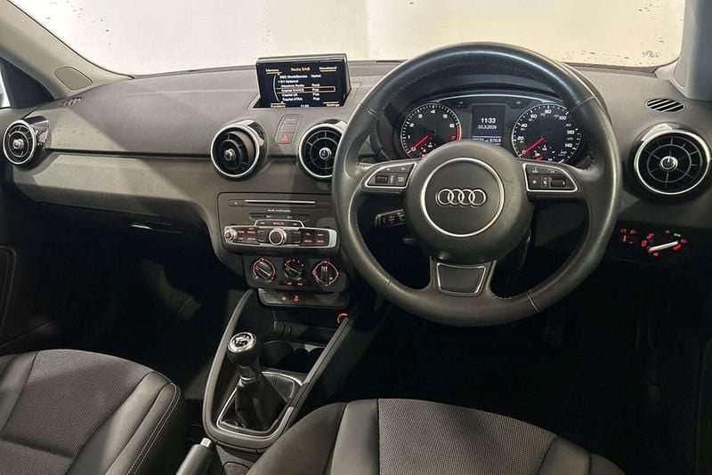 Usado Audi A1 Sport 94 HP (69 kW) 2018 Prateado Citadino