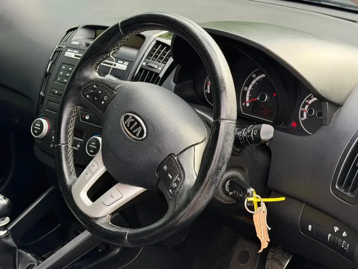 Usado Kia Ceed 2012 Branco Citadino