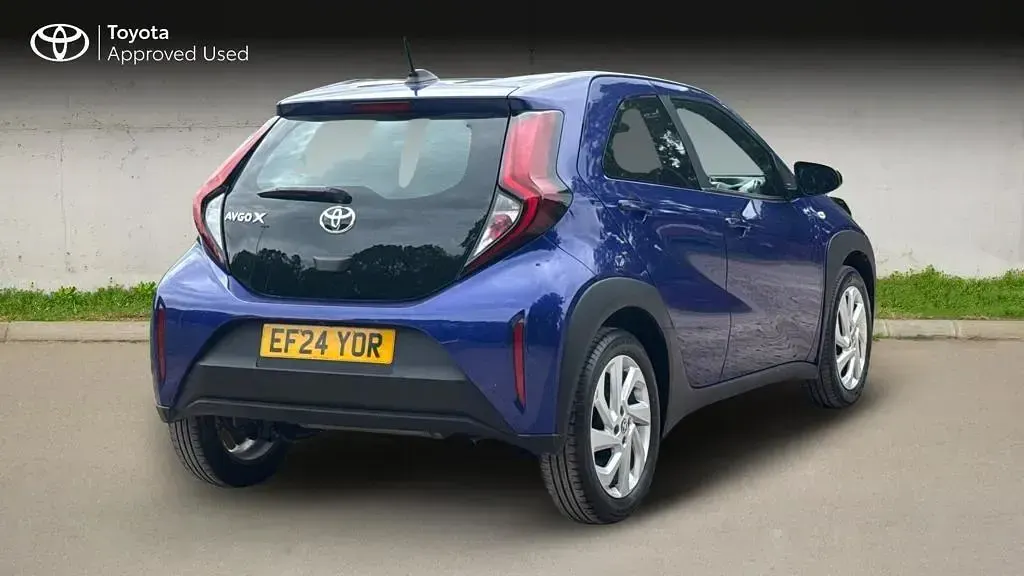 Used Toyota Aygo X PURE 2024 Blue SUV
