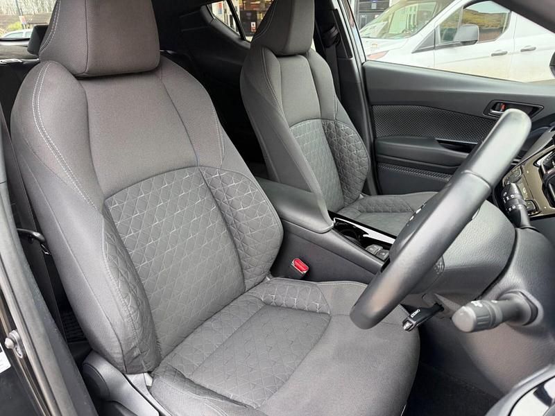 Used Toyota C-HR Design 122 HP (89 kW) 2021 Black SUV