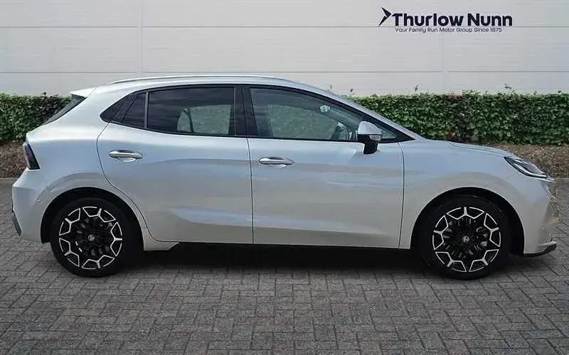 Used MG MG4 EV 319 kW (435 HP) 2026 Silver Hatchback