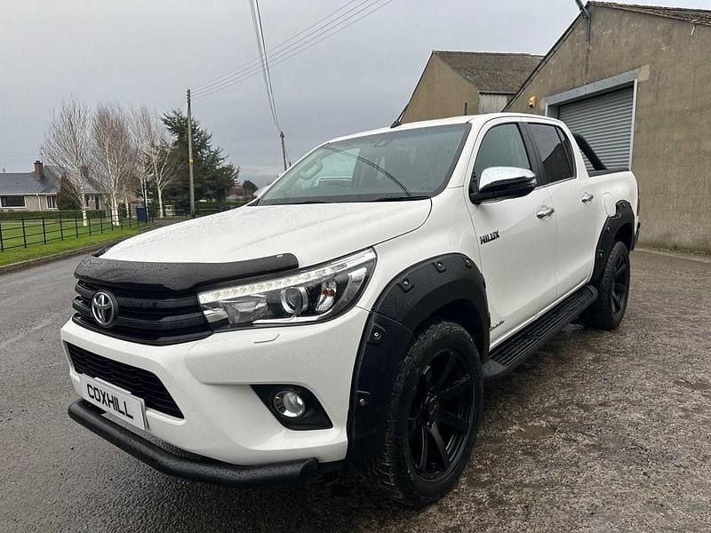 White Used 2020 Toyota HiLux Pickup | £21,950 (Good price) - Image 1/4