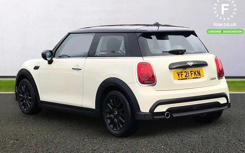 Used Mini Cooper Classic 136 HP (100 kW) 2021 White Hatchback