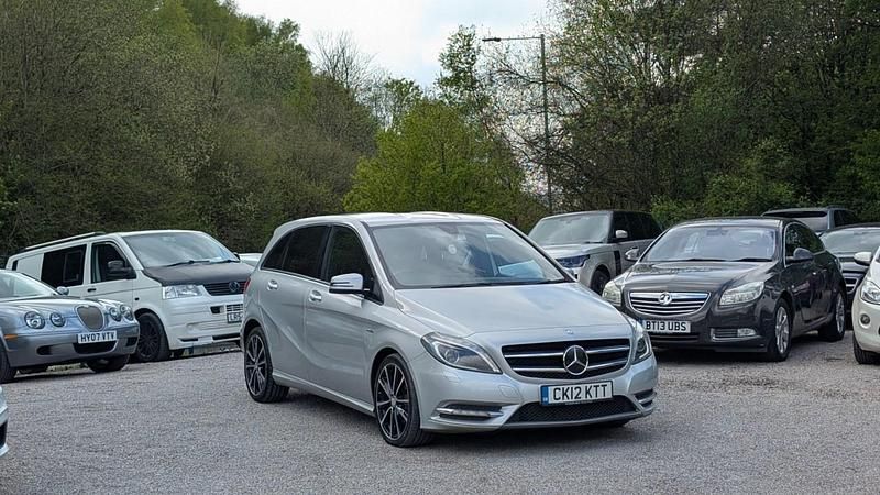 Used Mercedes B180 109 HP (80 kW) 2012 Silver MPV