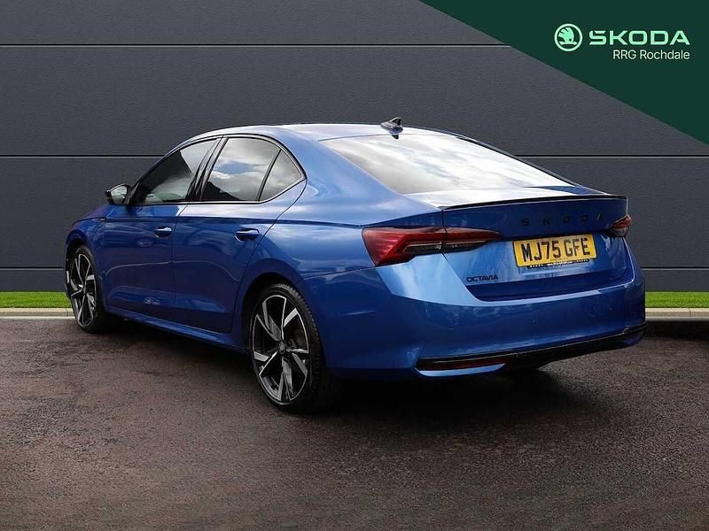 Used Skoda Octavia SportLine 110 HP (80 kW) 2025 Race blue metallic Hatchback