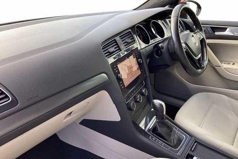 Used VW Golf VII Match 150 HP (110 kW) 2019 Red Hatchback