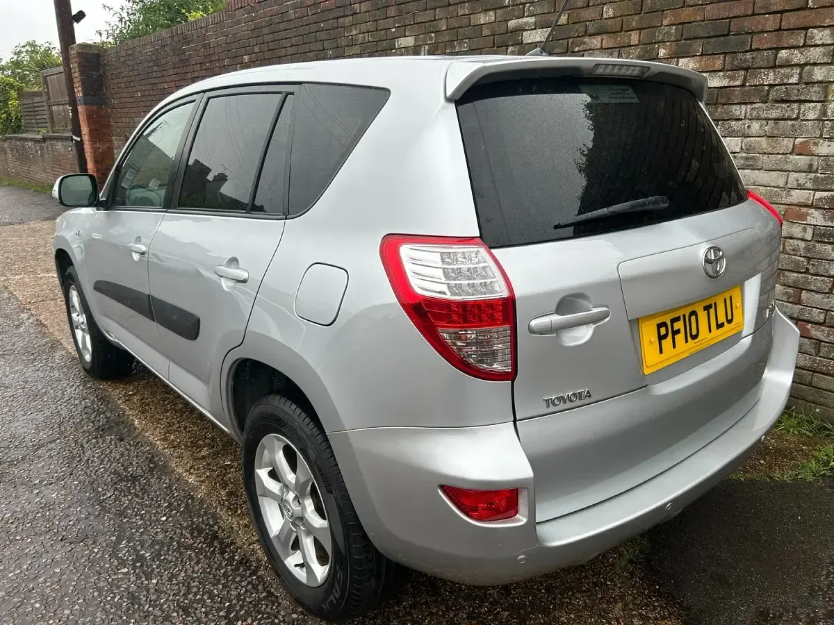 Used Toyota RAV4 150 HP (110 kW) 2010 Silver SUV