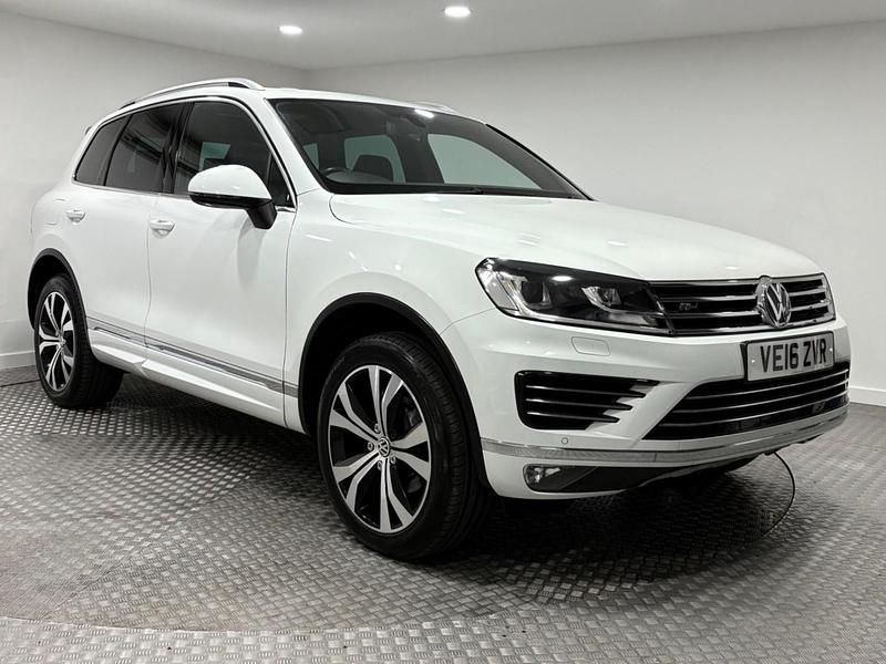 White Used 2016 VW Touareg R-line SUV | £14,995 (Good price) - Image 1/4