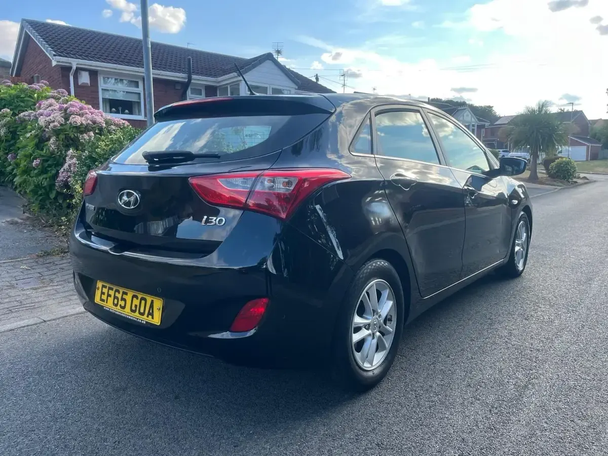 Used Hyundai i30 SE 110 HP (80 kW) 2015 Black Hatchback