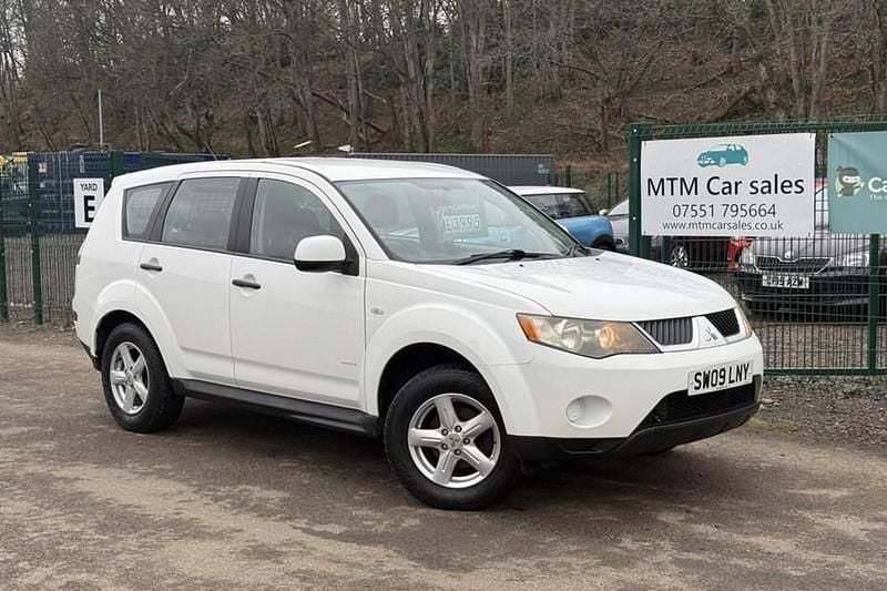 Used Mitsubishi Outlander 2009 White SUV