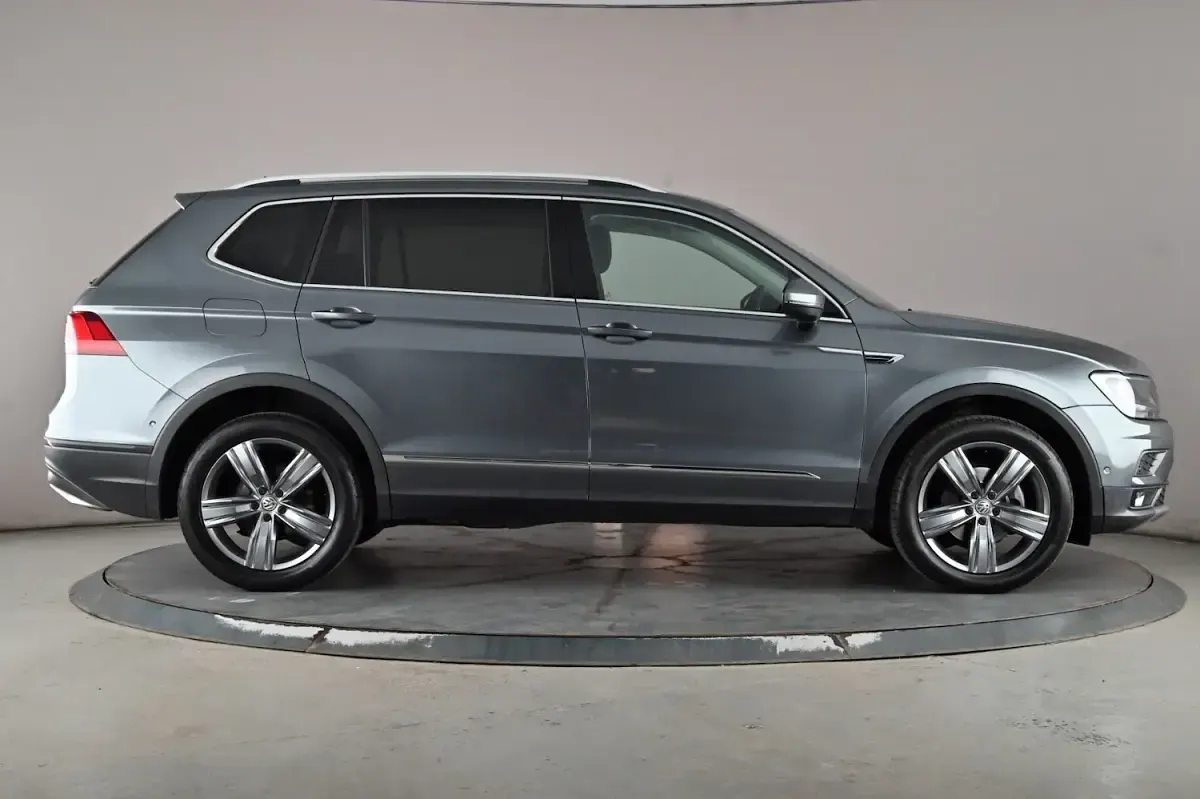 Używany VW Tiguan Allspace Match 150 KM (110 kW) 2020 Szary SUV