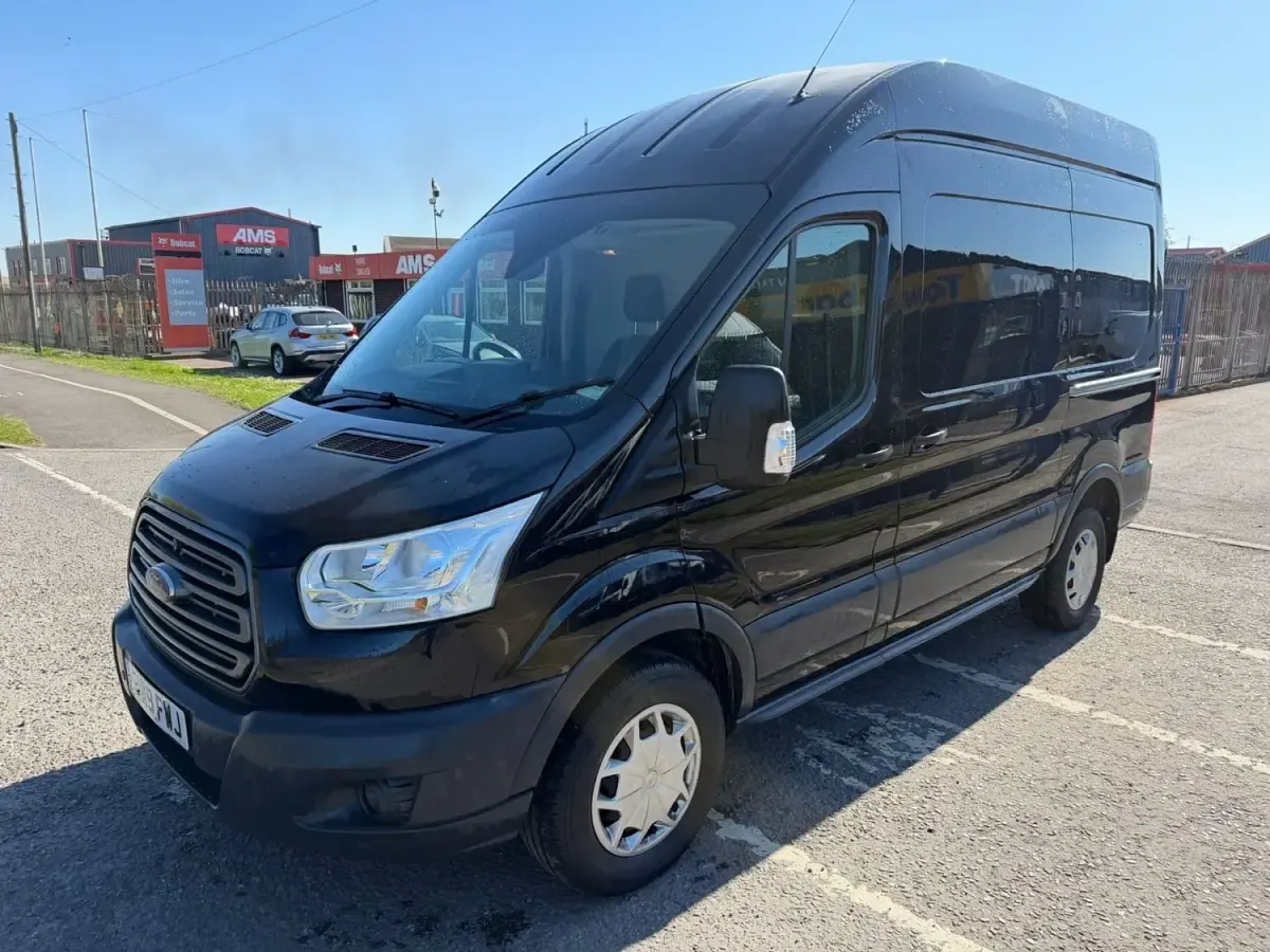 Second-hand Ford Transit Trend 130 CP (95 kW) 2019 Negru Monovolum