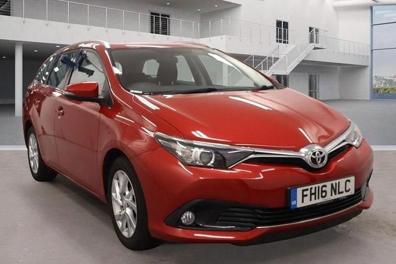 Used 2016 Toyota Auris Touring Sports Estate | £8,990 (Fair price) - Image 1/1