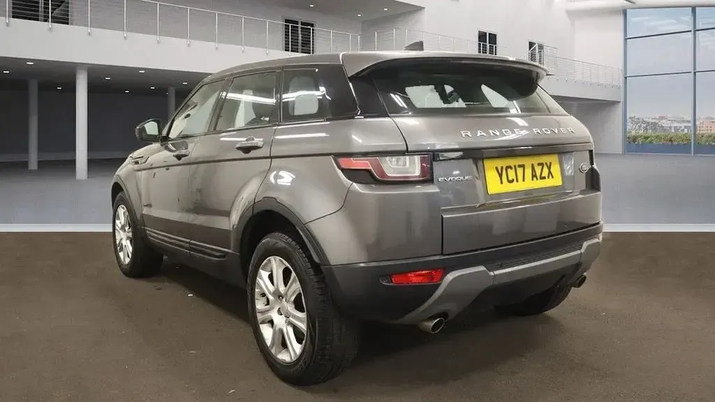 Used Land Rover Range Rover evoque SE 180 HP (132 kW) 2017 Grey SUV