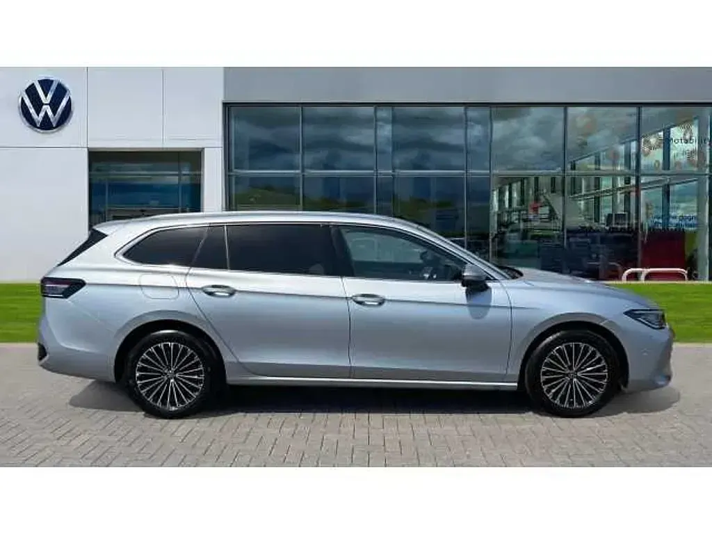 Used VW Passat 272 HP (200 kW) 2025 Estate