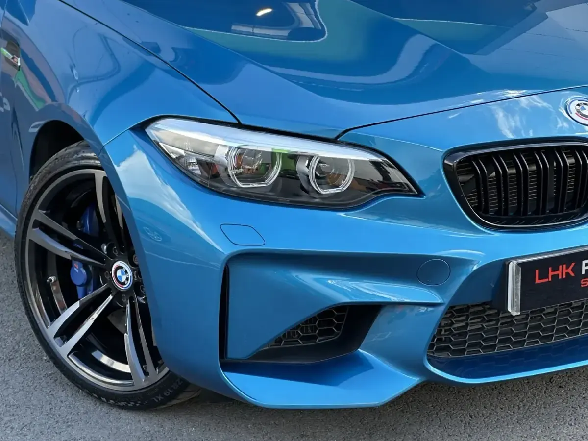 Begagnad BMW M2 M Performance 370 HK (272 kW) 2018 Blå Sportkupé
