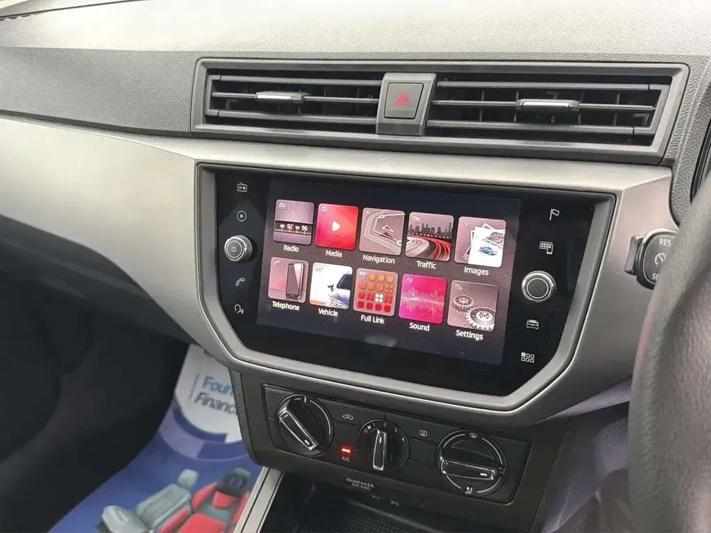 Used Seat Ibiza SE Technology 2019 White Hatchback