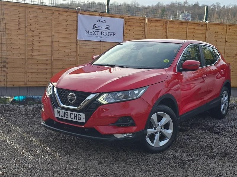 Used Nissan Qashqai Acenta Premium 2019 Red SUV