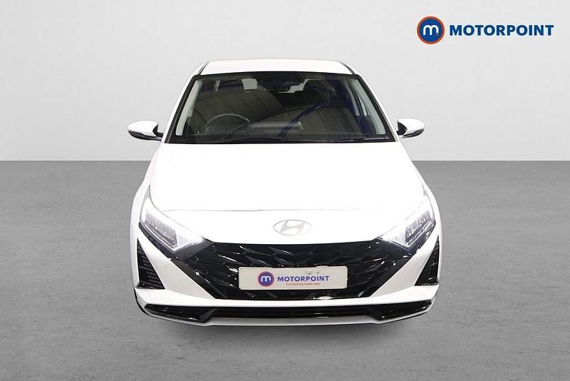 Used Hyundai i20 Premium 101 HP (74 kW) 2025 White Hatchback