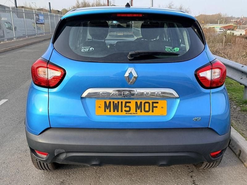 Used Renault Captur Dynamique 90 HP (66 kW) 2015 Blue SUV