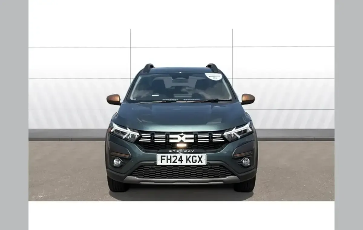 Used Dacia Sandero Extreme 90 HP (66 kW) 2024 Green Hatchback