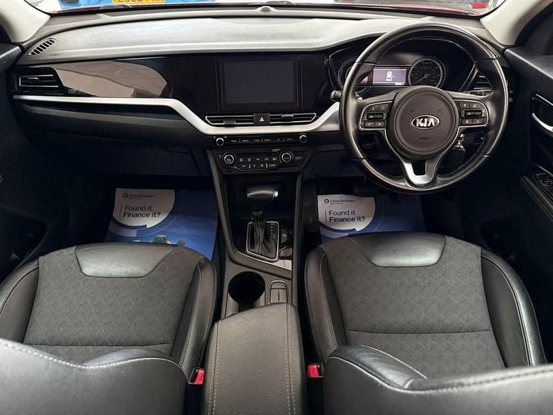 Used Kia Niro 139 HP (102 kW) 2020 Red SUV