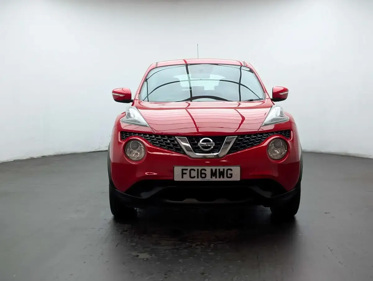 Usado Nissan Juke Visia 94 HP (69 kW) 2016 Vermelho SUV