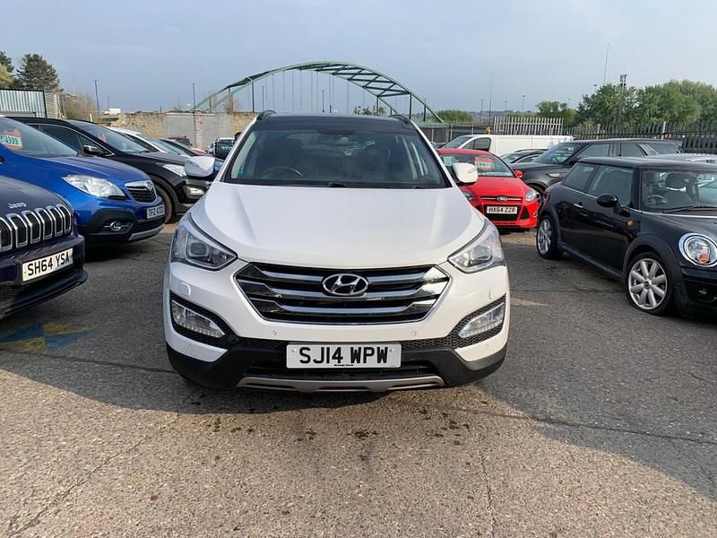 White Used 2014 Hyundai Santa Fe Premium SE SUV | £8,895 (Fair price) - Image 1/4