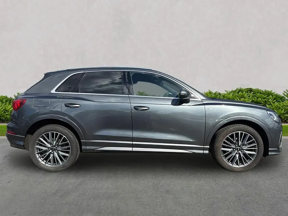 Used Audi Q3 S-Line 150 HP (110 kW) 2023 Grey SUV