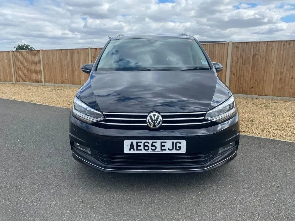 Used VW Touran SEL 150 HP (110 kW) 2016 Black MPV