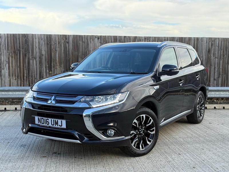 Black Used 2016 Mitsubishi Outlander P-HEV Estate | £7,990 (Fair price) - Image 1/4